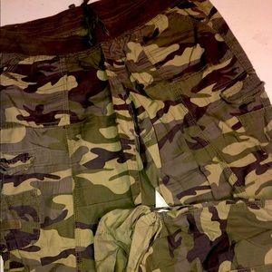 Women’s camo cargos